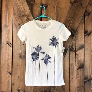 Aeropostale patterned crude neck women’s top.